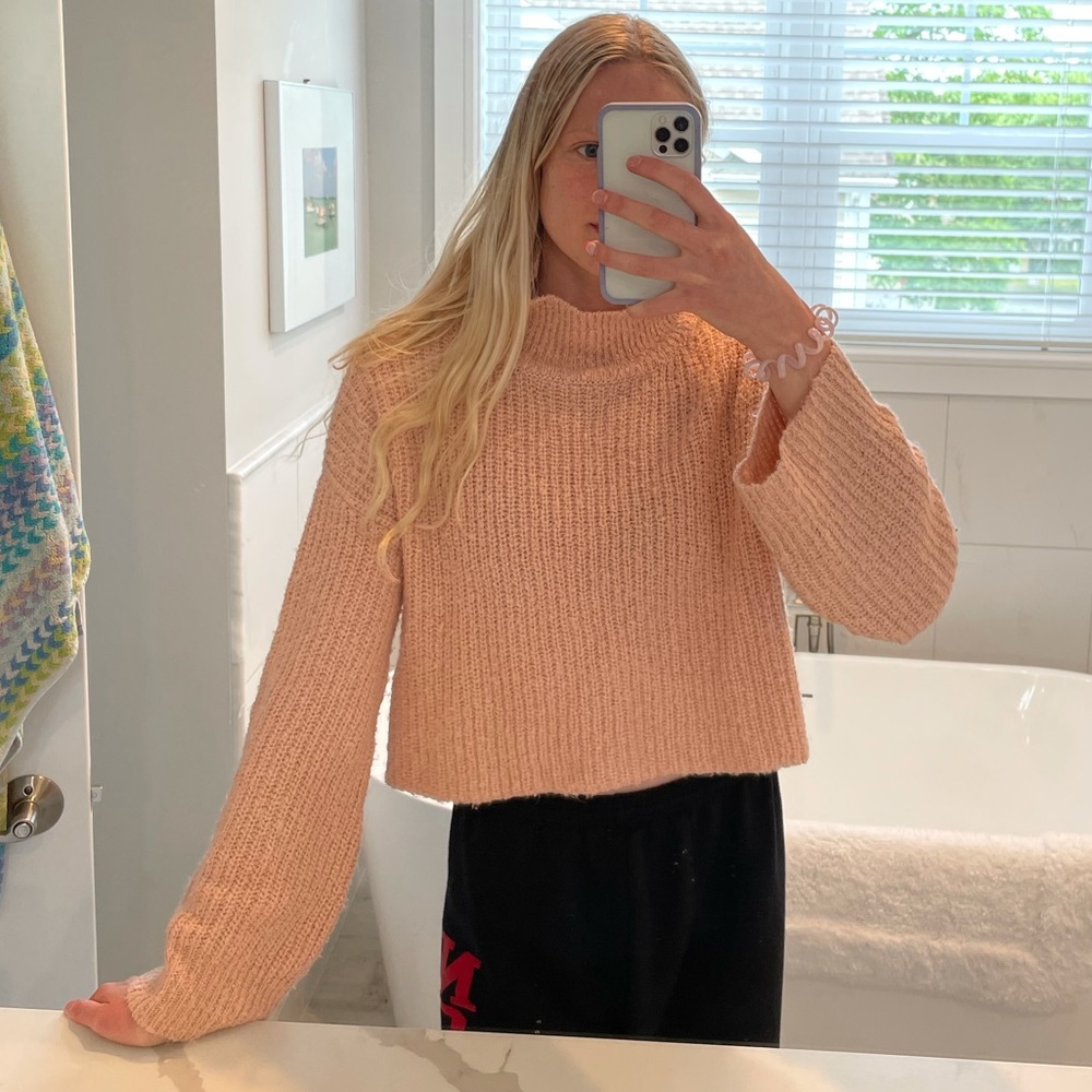 Urban heritage light pink turtleneck sweater
